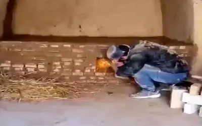 معماری خلاقانه؛ سکو ساختن زیرش سوراخ با کاه پر میکنن آتیش میزنن میخوابن روش کباب میشن