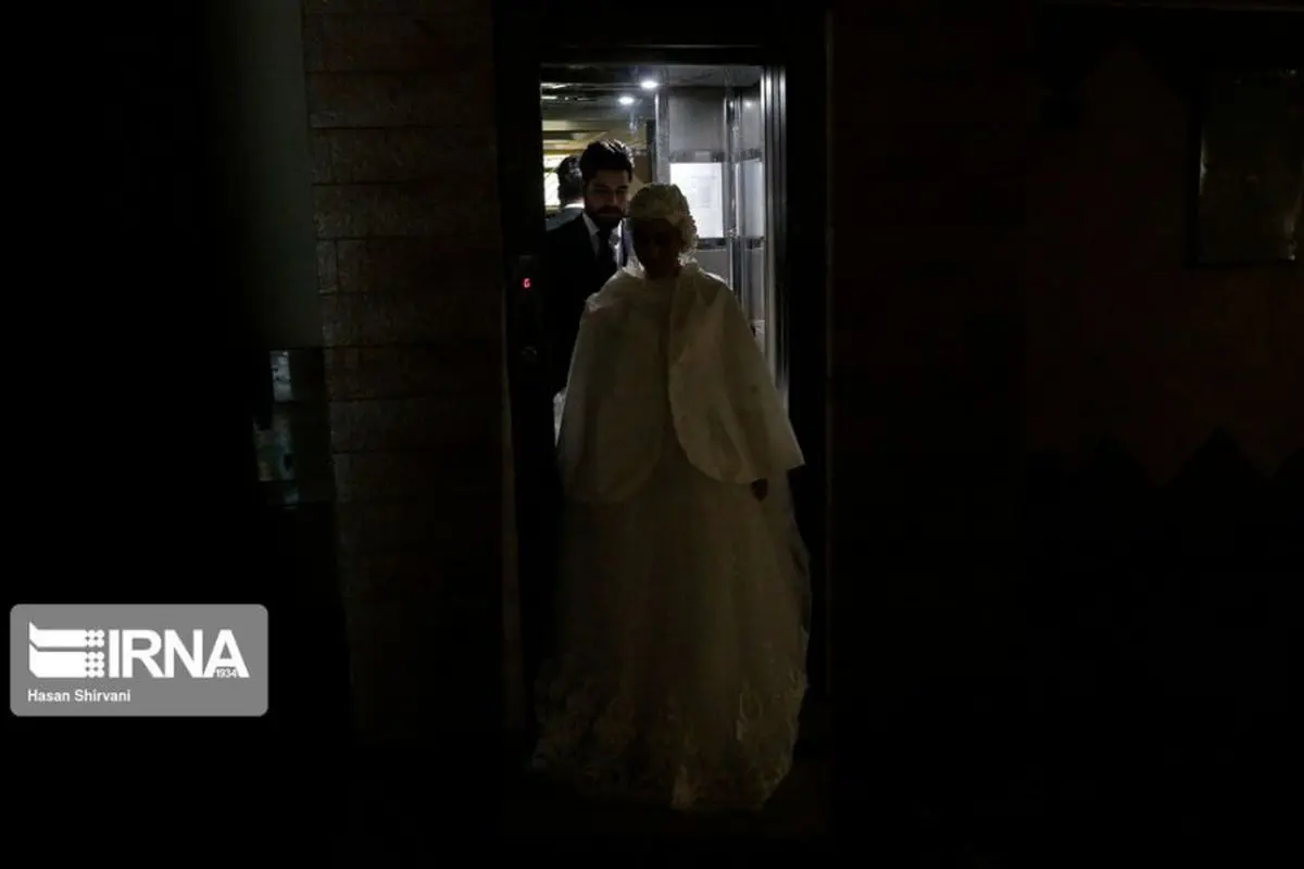 (تصاویر) «نسیم شوستری» پرستار معروفِ بخش کرونا عروسی کرد