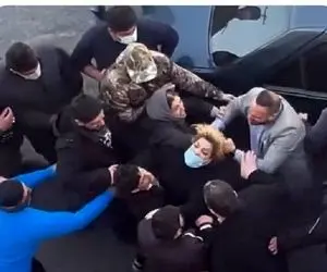 (ویدئو) ادعای جنجالی یک خبرگزاری درباره خانمی که فیلم کتک خوردنش پر بازدید شد 
