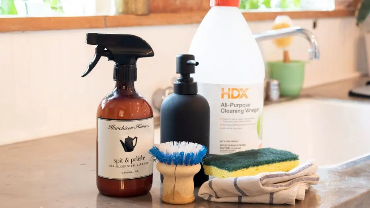 cleaning-tools-on-the-kitchen-counter