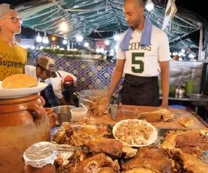 غذای خیابانی ؛ لقمه زبان اونم به این جذابی تو خیابان های مراکش واقعا حرف نداره