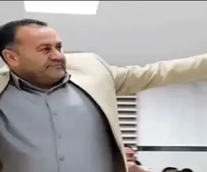 آواز شاد؛ خواننده یطوری با انرژی خوند که همه پاشیدن هلیکوپتری اومدن وسط