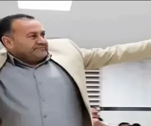 آواز شاد؛ خواننده یطوری با انرژی خوند که همه پاشیدن هلیکوپتری اومدن وسط