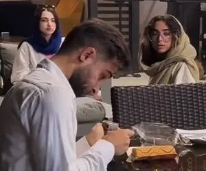 آواز احساسی؛ پسر معلول تنها تو کافه برا خودش تولد گرفت ملت فهمیدن سنگ تموم گذاشتن