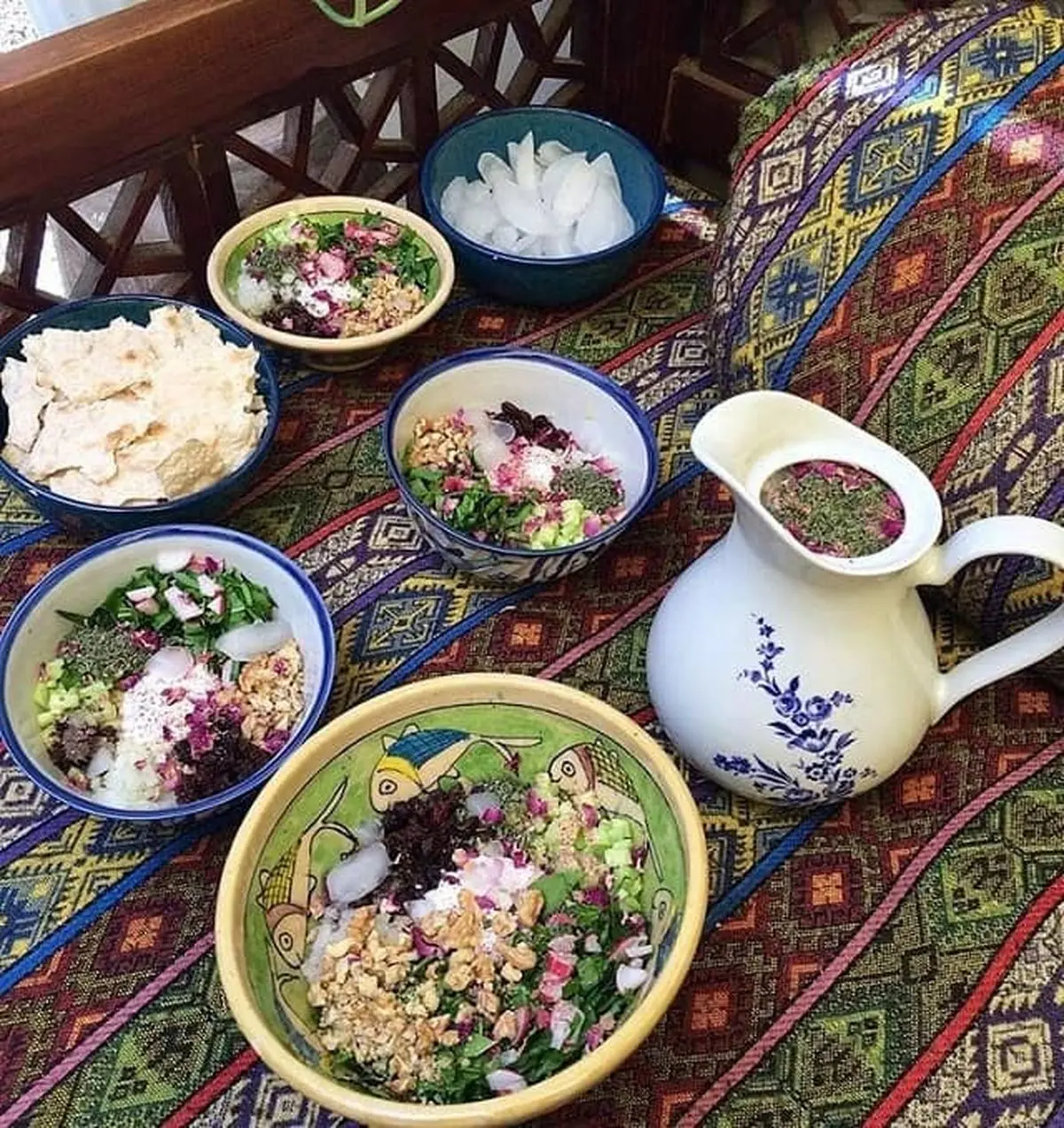 طرز-تهیه-آبدوغ-خیار-مجلسی-2