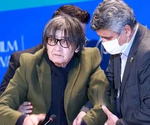 عکسی قدیمی و خاص از رضا رویگری در آغوش حسین عرفانی