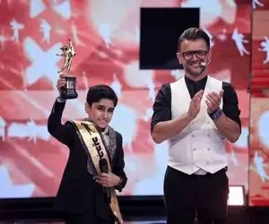 آواز مبتهج؛ غوغای علی طولابی با اجرای آهنگ لری و حیرت داوران که زبون شون قاصر شده