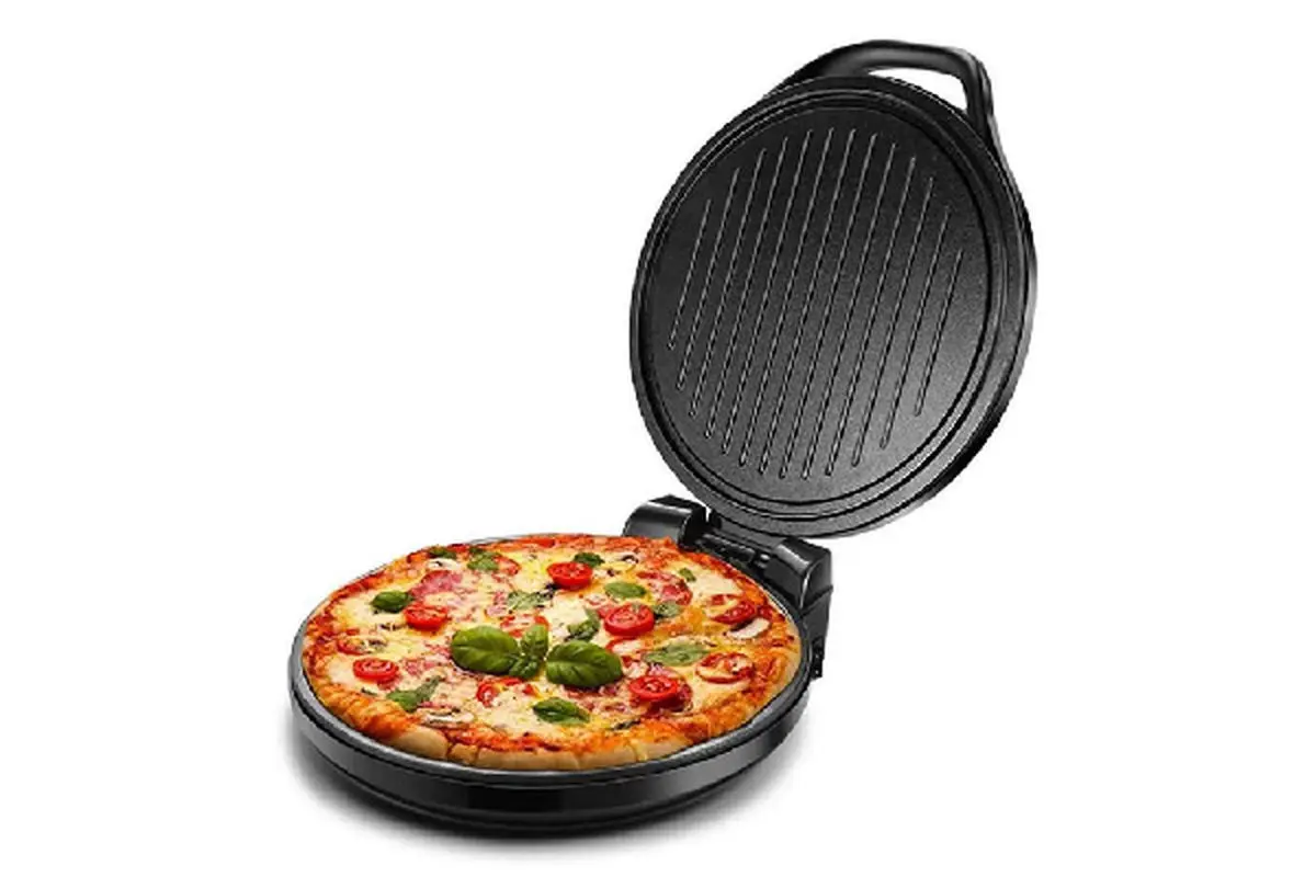 pizza-cooking-on-pan