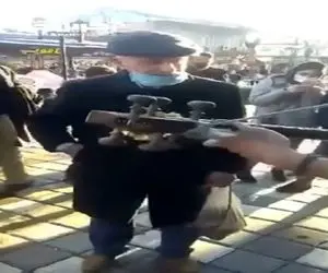 آواز بهشتی؛ پیرمرد خوش صدایی که وسط ملت زد زیر آواز از شجریان خوند همه کیف کردن