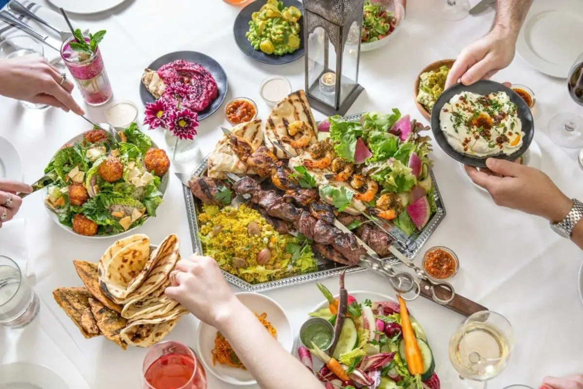 چیدمان میز شام ایرانی
