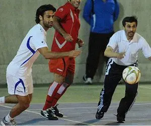 آقای مجیدی وقتی از رئیس جمهور مجوز می‌گیرید مملکت خوب است؟