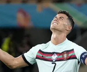 دایی در کنار کریس آقای گل جهان باقی ماند