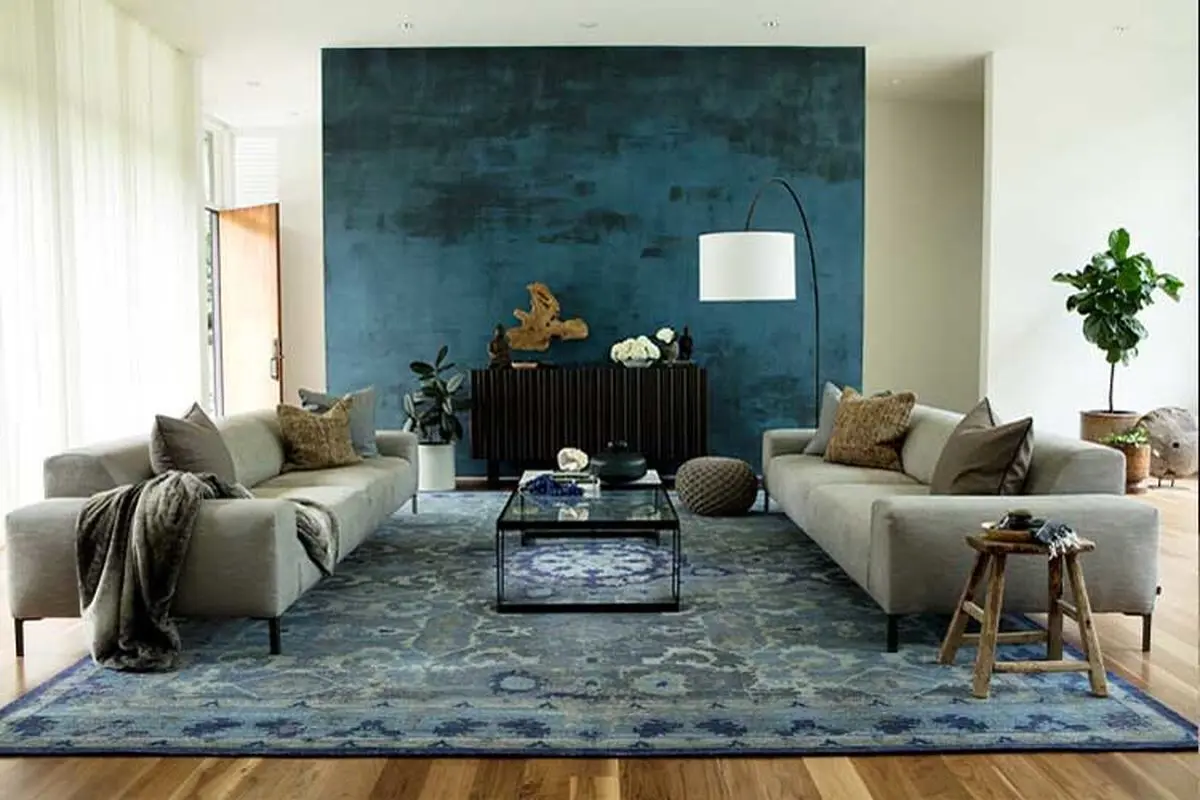 The-difference-between-setting-a-blue-carpet-with-light-and-dark-color-accessories