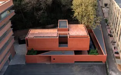 جعبه قرمز؛ از کارخانه جنگی تا گالری هنری/ دگردیسی یک نماد تاریخی در چین