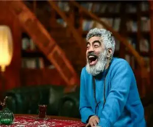 سکانس خندان/غلط دیکته ای سروش صحت آبرو براش نزاشت باعث شد به همه چیزش شک کنند