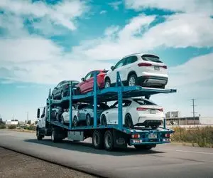 ماجرای تاخیر در تحویل خودروهای وارداتی در ۱۴۰۴ چیست؟