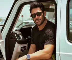 معماری خلاقانه؛ نگاهی به خونه زندگی لوکس گلزار با جهیزیه ای که آیسان آورده