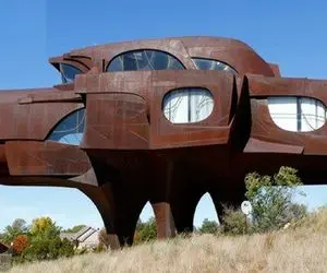 معماری خلاقانه؛ تو اعماق بیابون سنگ و تراش داد خونه ساخت اعیونی از گرما نسوزه