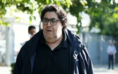 گریه فرهاد اصلانی با نوحه «بنشین تا به تو گویم زینب ...»