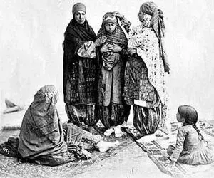 سوار ماشین زمان بشوید؛ وقتی به کمر زن باردار طلسم می بستند و با ضربه به بشکه میترساندنش