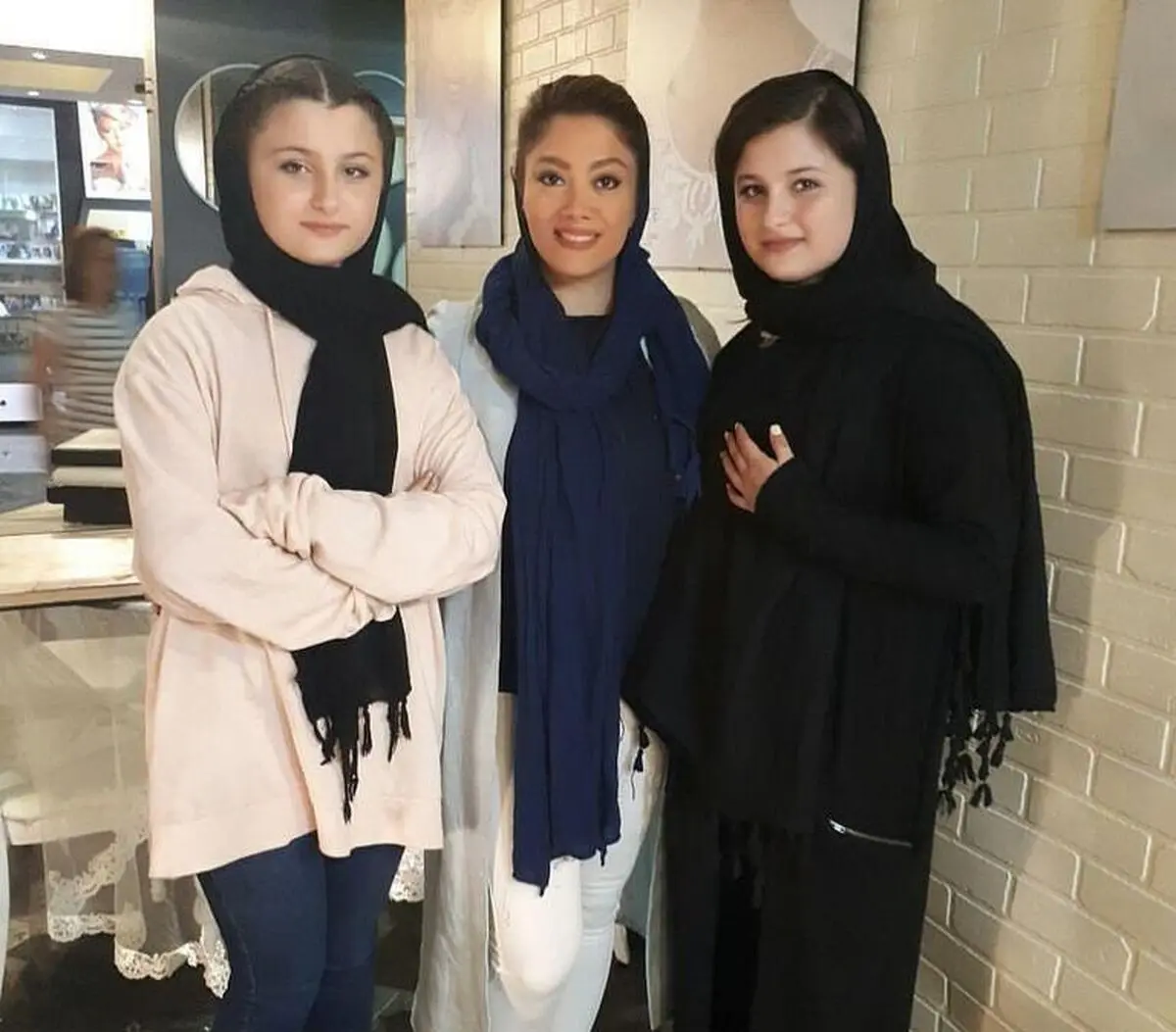 سارا و نیکا فرقانی