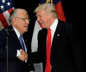 پروانه وکالت وکیل شخصی ترامپ تعلیق شد