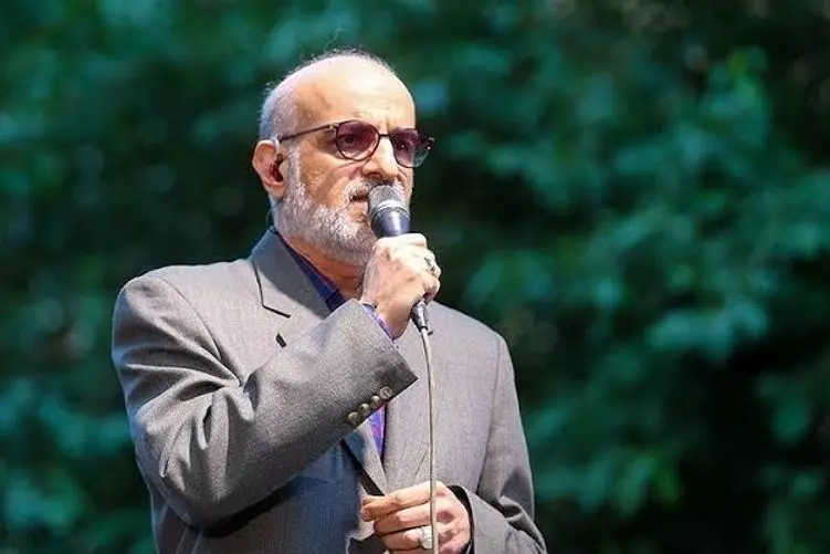 آواز احساسی؛ محمد اصفهانی برای جمعیت مور و ملخ چه محشر خوند!