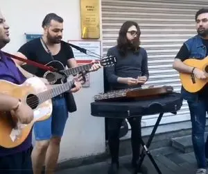 آواز ماندگار؛ اکیپ پسره گیسو کمند چه با حس و ذوق آهنگ فردا تو میایی رو تو ترکیه خوندن