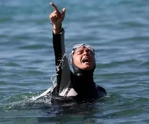 وقتی شنای ترانه علیدوستی سوژه این و آن می شود!!