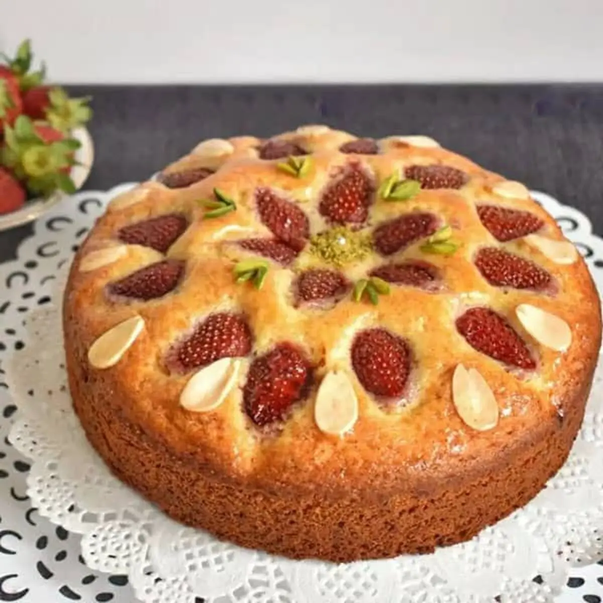 cake-with-strawberries-3
