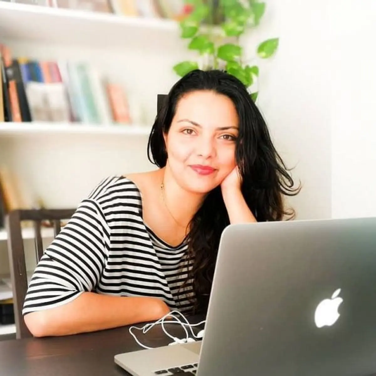 (عکس) واکنش شقایق نوروزی بازیگر به کشف حجاب؛ من اصلاً حجاب نداشتم!