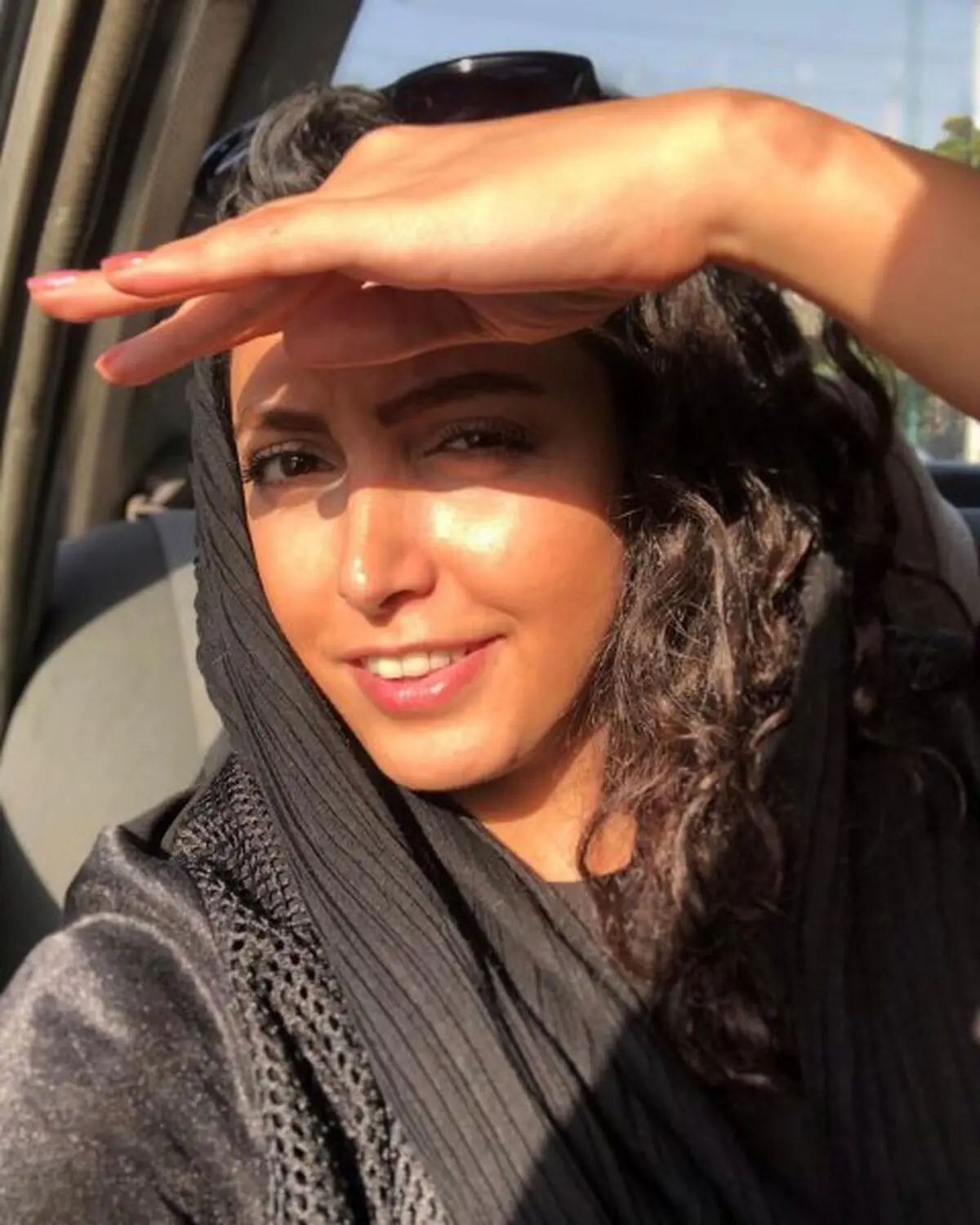 کشف حجاب (ساناز طاری) بازیگر سریال پدر جنجالی شد + عکس
