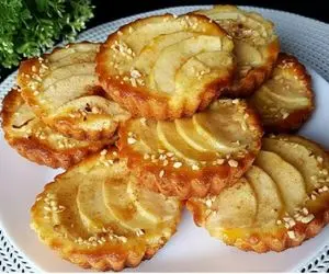 آموزش آشپزی؛ دسر 5 دقیقه ای با سیب و تخم مرغ