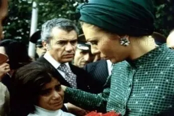 سفر به ایام قدیم؛ حضور عجیب فرح پهلوی در مرکز کودکان بی سرپرست
