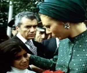 سفر به ایام قدیم؛ حضور عجیب فرح پهلوی در مرکز کودکان بی سرپرست