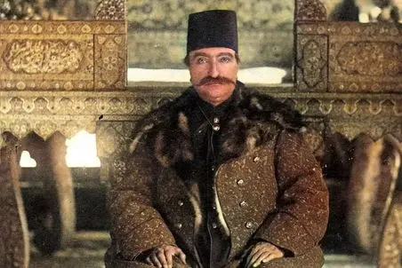 آواز قدیمی؛ شعری که ناصرالدین شاه سروده و ارکستر پاریس می‌نوازد! کیه کیه در میزنه 