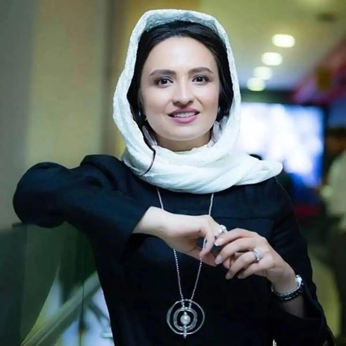 گلاره عباسی