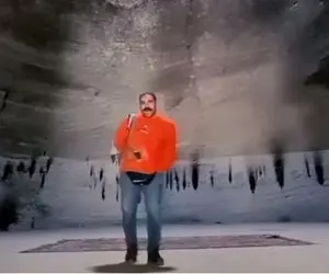 آواز بهجتی؛ آقاهه سیبیلو میره تو کوه صدارو میندازه پس کلش تحریر میزنه شجریان کم میاره