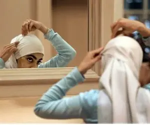 حجاب استایل؛ اگه نمیدونی واسه مهمونی چجوری روسریتو خوشگل ببندی بیا تا بگم