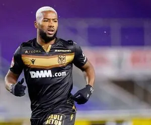 مهاجم جدید استقلال امروز به تهران می‌آید