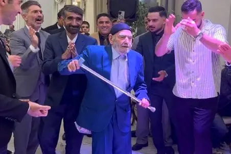 آواز شاد؛ حاجی بابا تو عروسی یه تکنویی میره که نبینی نصف عمرت بر فناست چیه خدایی