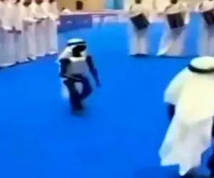 آواز شادیسم؛ عربا انقد پیشرفته شدن دیگه رباتاشونم عربی میرقصن بهتر از خودشون