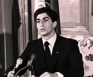 سفر به ایام قدیم 1337؛ کتک خوردن فرحناز از رضا پهلوی ستیزه جو وسط کاخ