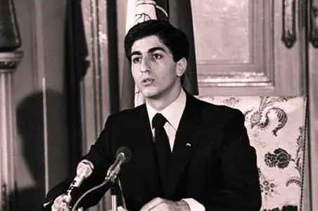 سفر به ایام قدیم 1337؛ کتک خوردن فرحناز از رضا پهلوی ستیزه جو وسط کاخ