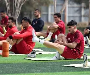 سه بازیکن پرسپولیس دست به عصا شدند