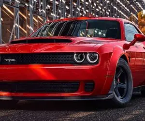 (ویدئو) چپ کردن خودرو شش میلیاردی آمریکایی در اصفهان!