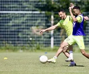 سه غایب استقلال در بازی با ذوب‌آهن