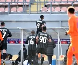 شروع درخشان زاهدی در کنار صیادمنش