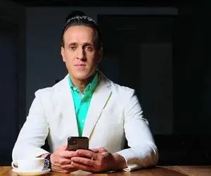 (عکس) تصویری از علی کریمی در ایام دور از خانه!