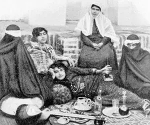 سفر به دوره قاجار؛ 5 راز جالب از استایل زنان قجری که بامداد خمار ازشون سرپوش برداشت